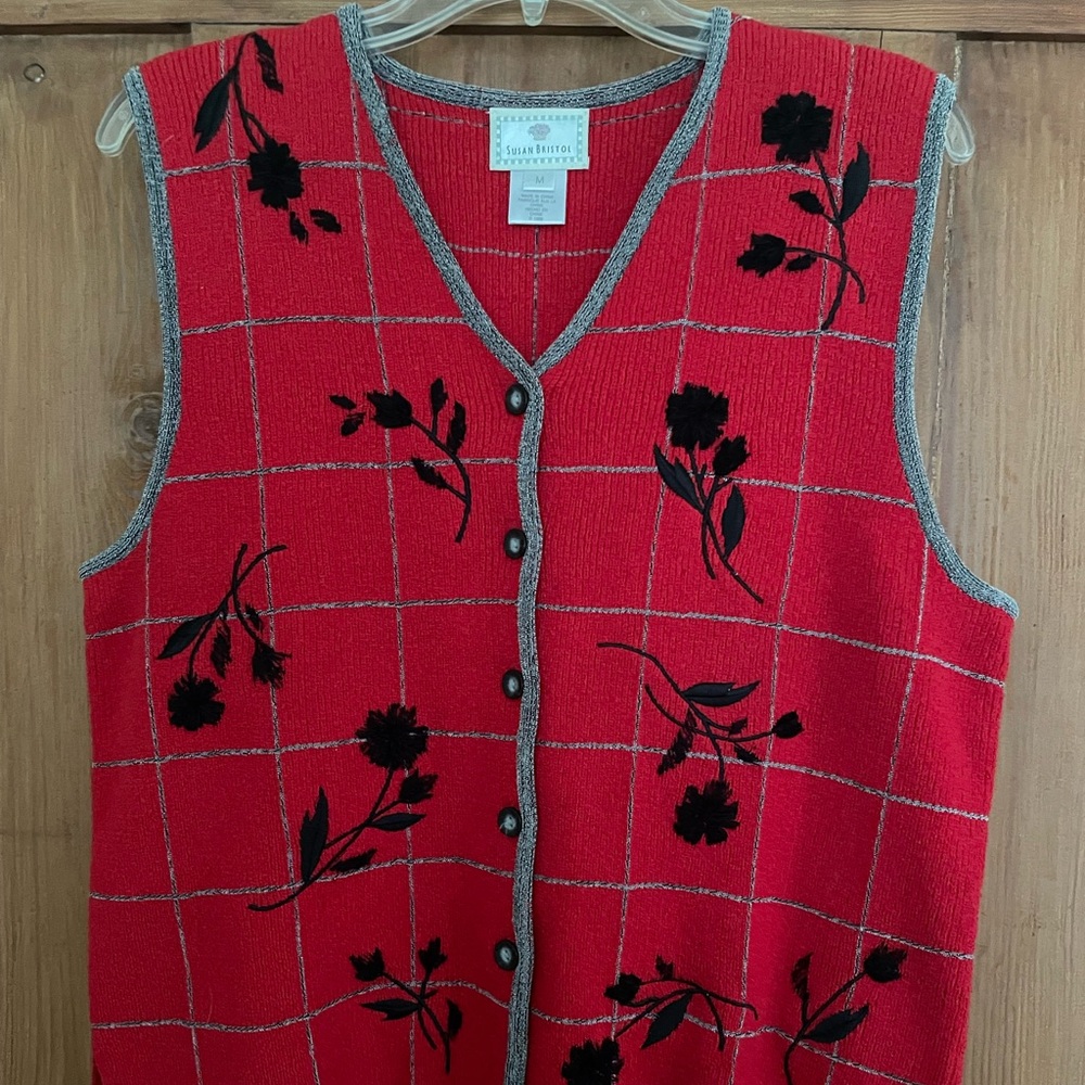 Susan Bristol Red Black Embroidered Flower Vest M